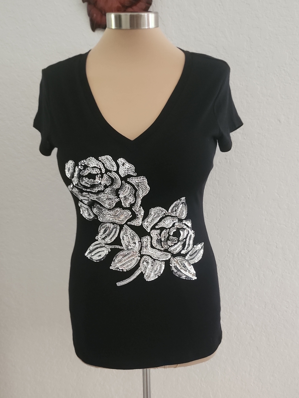 EXPRESS | Black Sequined Rose Top